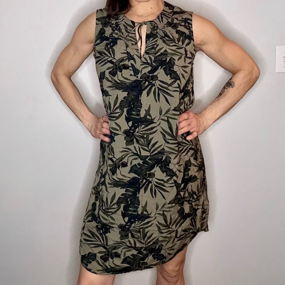 Cute Old Navy beach dress/coverup